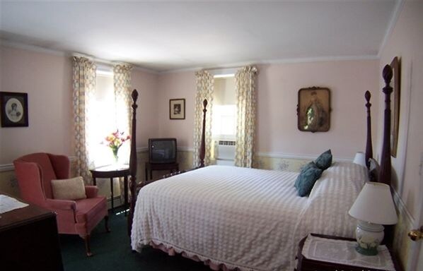 Thornewood Inn & Restaurant - photo 9