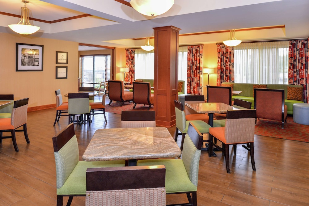 Hampton Inn Martinsburg - photo 2