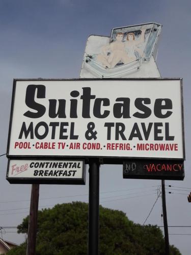 Suitcase Motel & Travel - photo 20