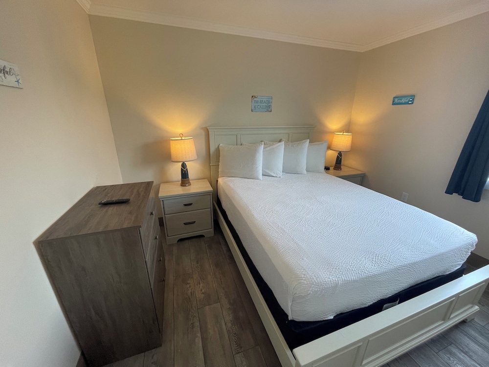 The Coastal Inn and Suites - photo 35