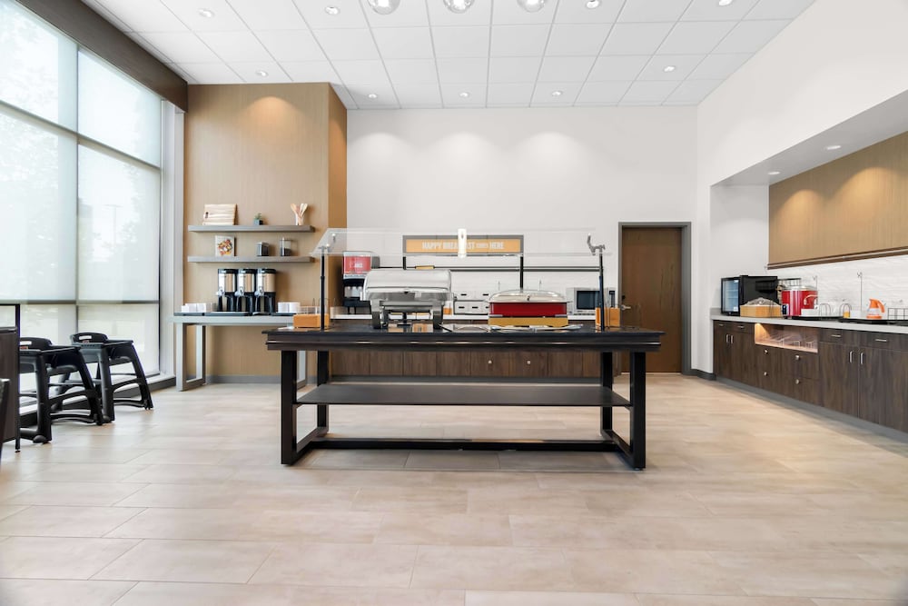 Hampton Inn & Suites by Hilton Chicago Medical District UIC - photo 44