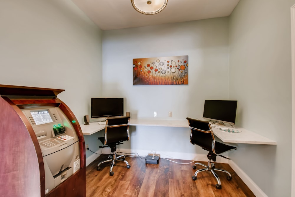 Orangewood Inn & Suites Midtown - photo 53