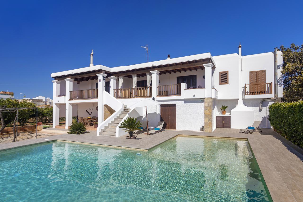 Huerta — 4-Star Luxury Hotel in Sant Antoni De Portmany, Spain