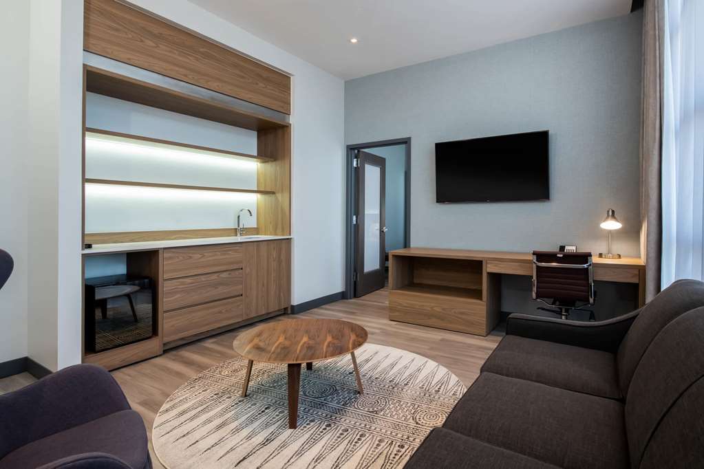 Wingate by Wyndham Long Island City - photo 15