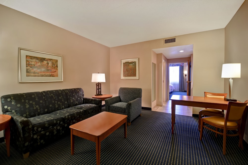 Embassy Suites by Hilton Lexington UK Coldstream - photo 13