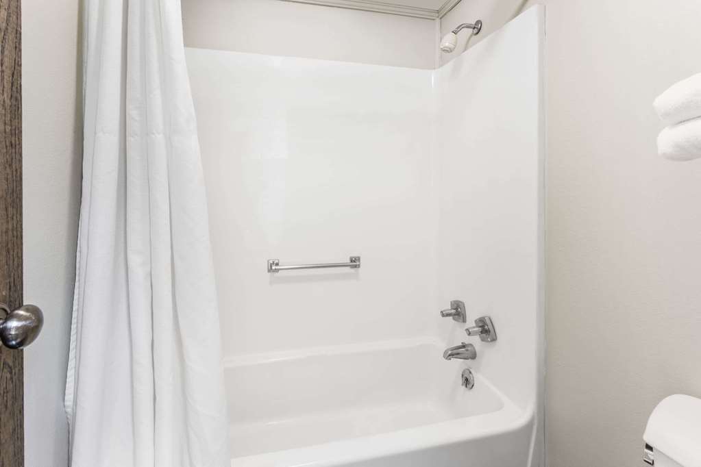 Knights Inn Racine - photo 4