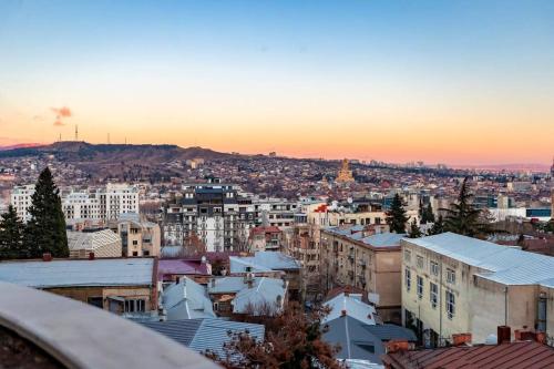 Stylish 2 BR 2 Balconies Apartment In Old Tbilisi