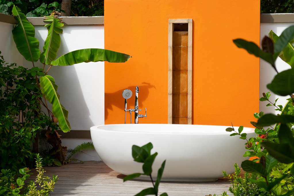 Beachfront Infinity Pool Villa