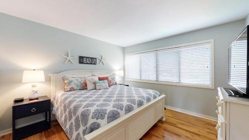 272 Turnberry Village - photo 16