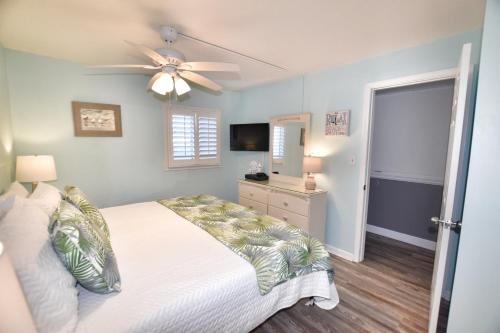 0208 Waters Edge Resort 1 Bedroom Condo by RedAwning - photo 18