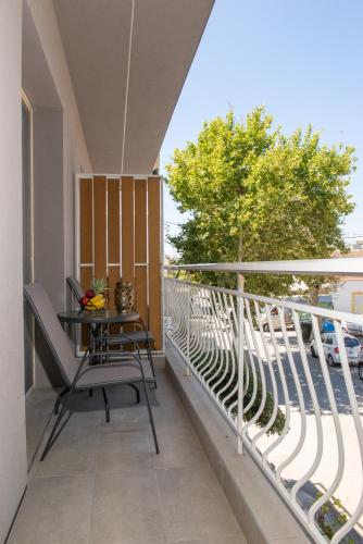 Charavgi apartment 2 — 4-Star Luxury Hotel in Kremasti, Greece