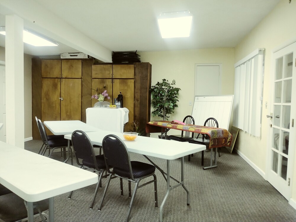 Desert Inn - photo 35