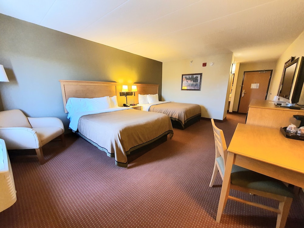 AmeriVu Inn & Suites Waconia - photo 41