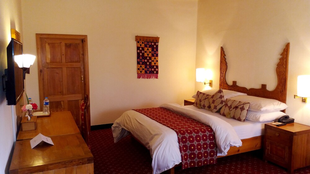 Hunza Serena Hotel — Gilgit — photo 2
