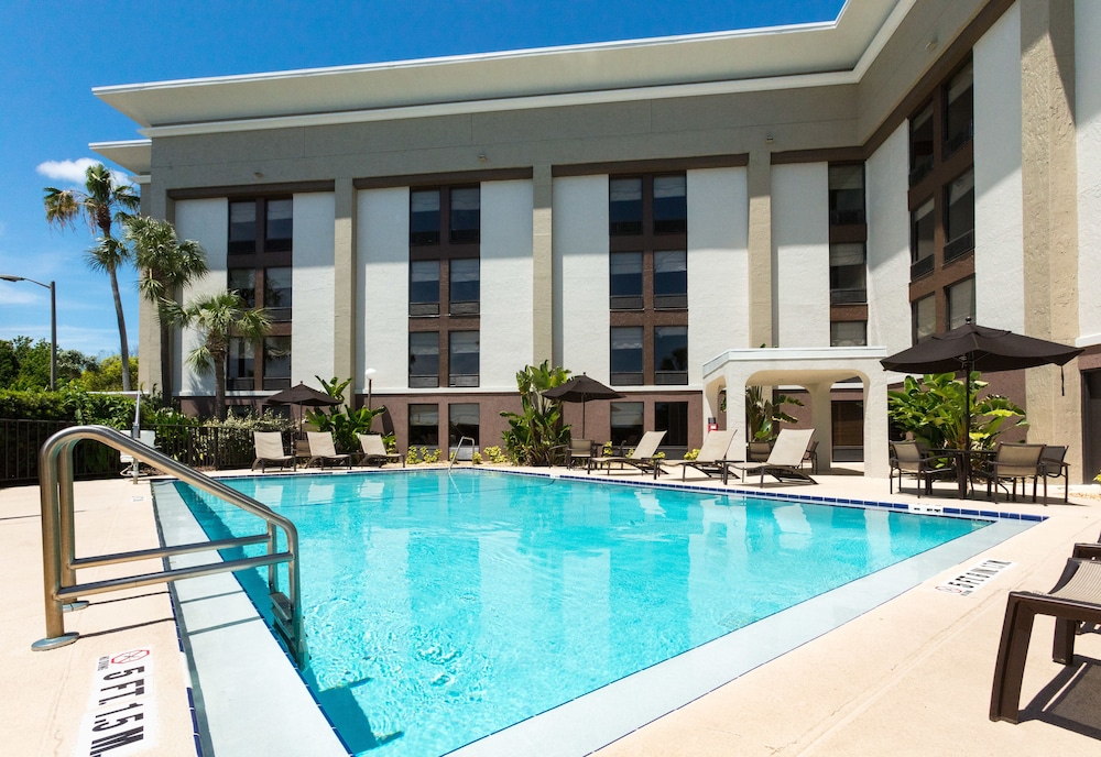 Hampton Inn Daytona Speedway - photo 43