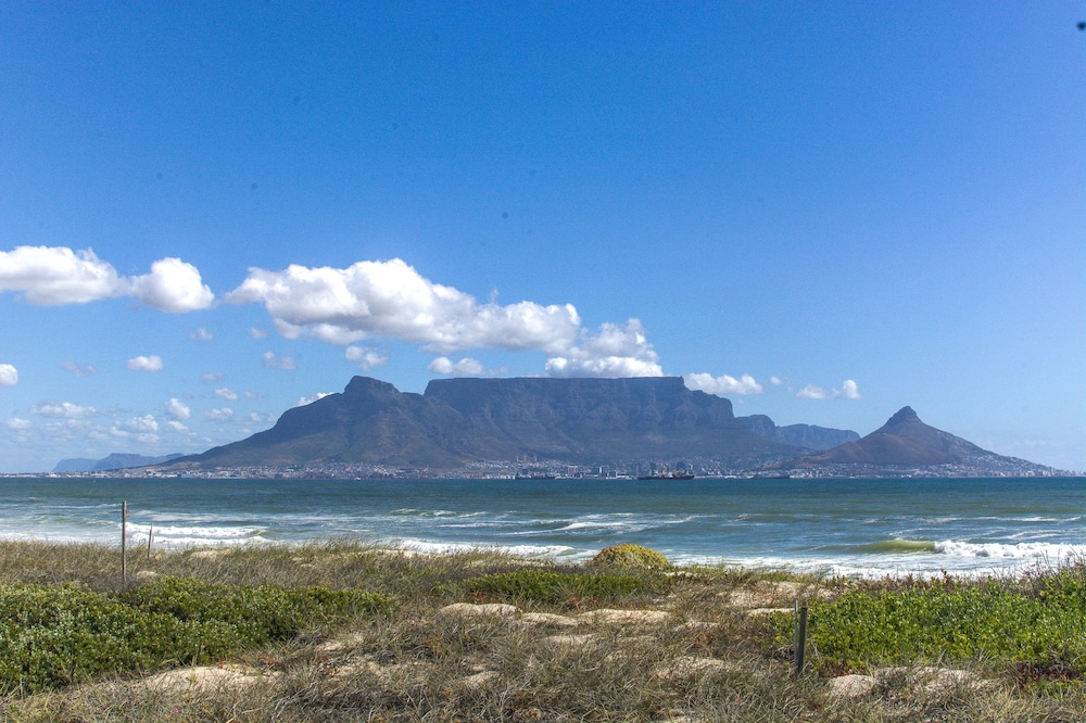 Mont Blu Condo — 4-Star Luxury Hotel in Cape Town, South Africa