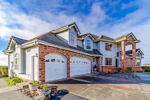 Brookings Oceanfront Estate — Brookings