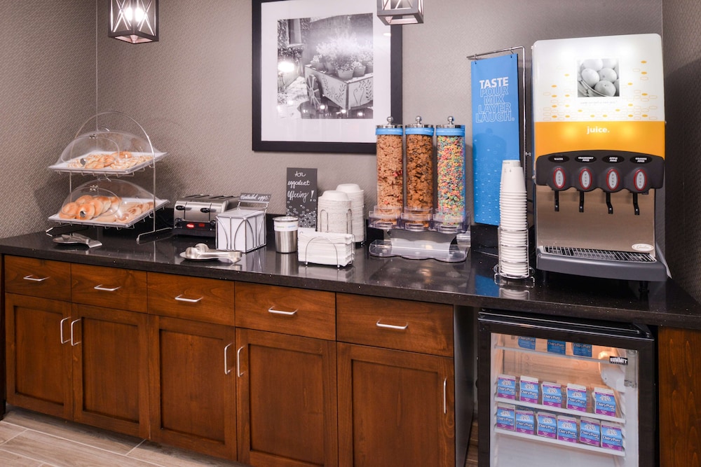 Hampton Inn El Centro - photo 23