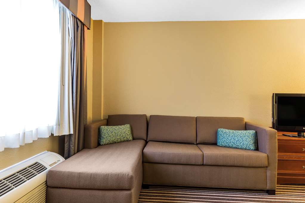 Quality Inn & Suites Columbia I 70 - photo 18