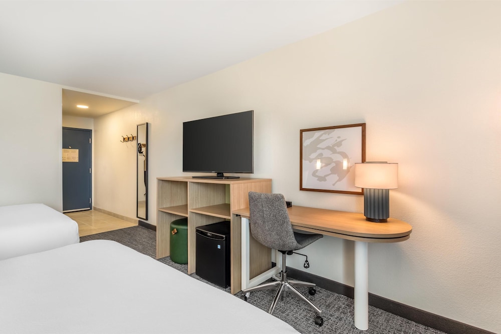 Spark by Hilton Knoxville North I 75 - photo 20