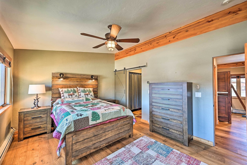 7984: Pet friendly Townhome w Grill — 4-Star Luxury Hotel in Salida, United States
