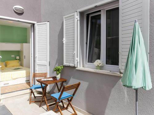 Apartments Villa Karmen One Bedroom Apartment with Terrace Olive
