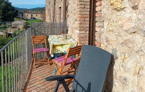 Awesome Apartment In Monticiano — 4-Star Luxury Hotel in Monticiano, Italy