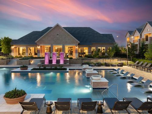 AVE Las Colinas Short Stay Furnished Apartment — 4-Star Luxury Hotel in Irving, United States
