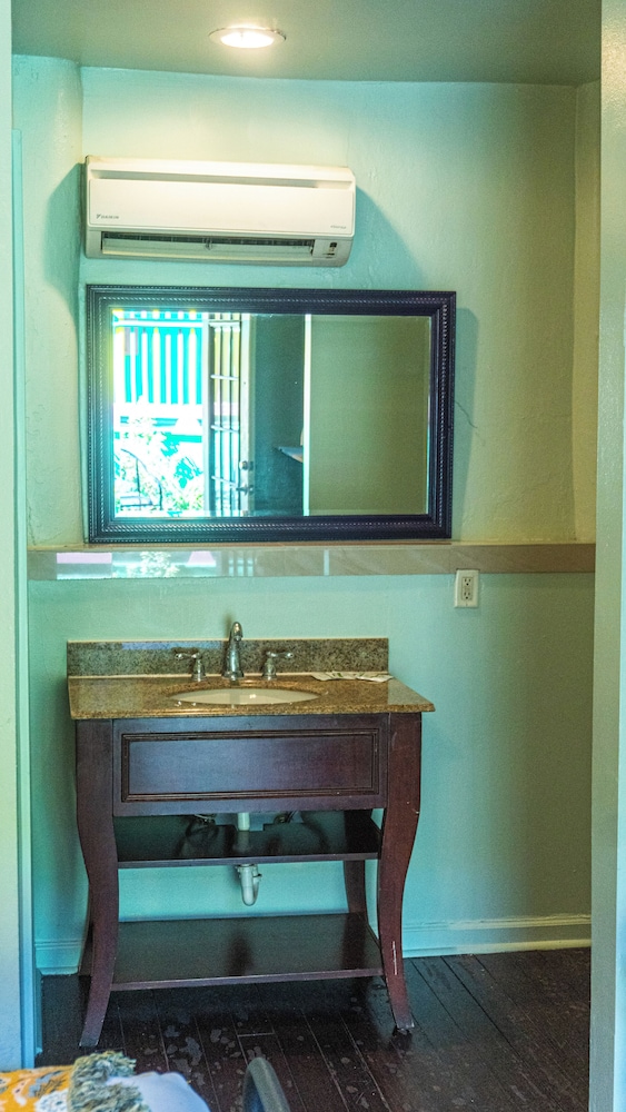 Olde Town Inn - photo 40