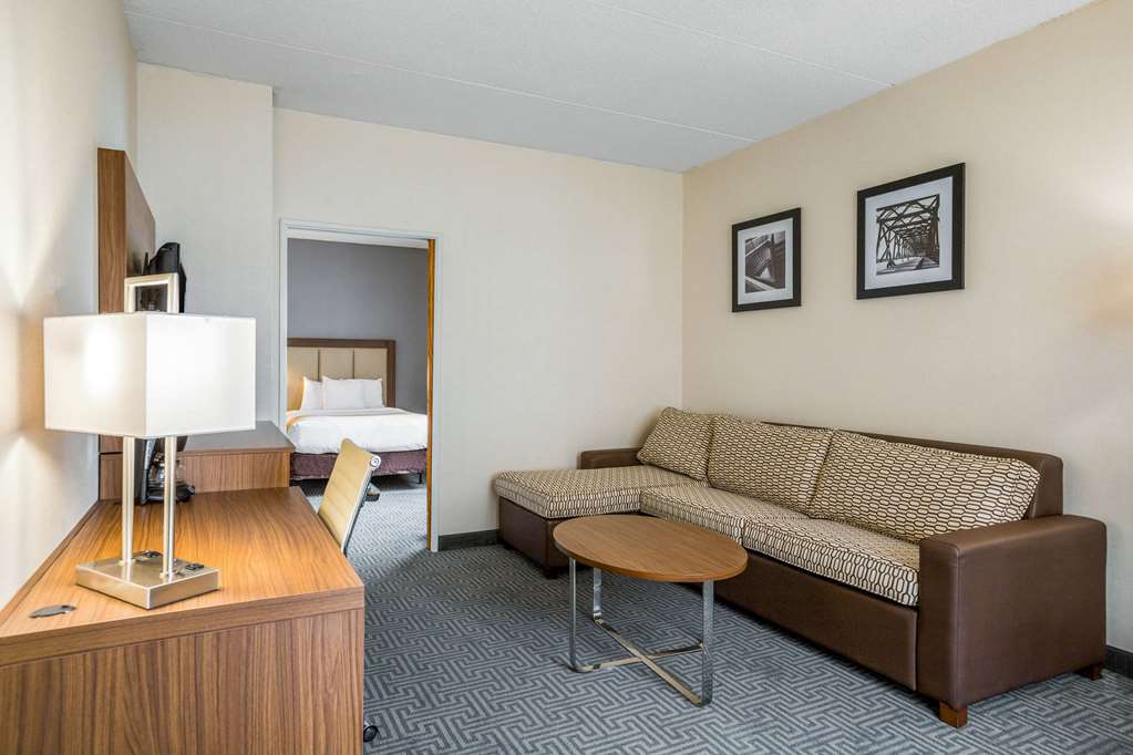 Quality Suites Lansing West - photo 15
