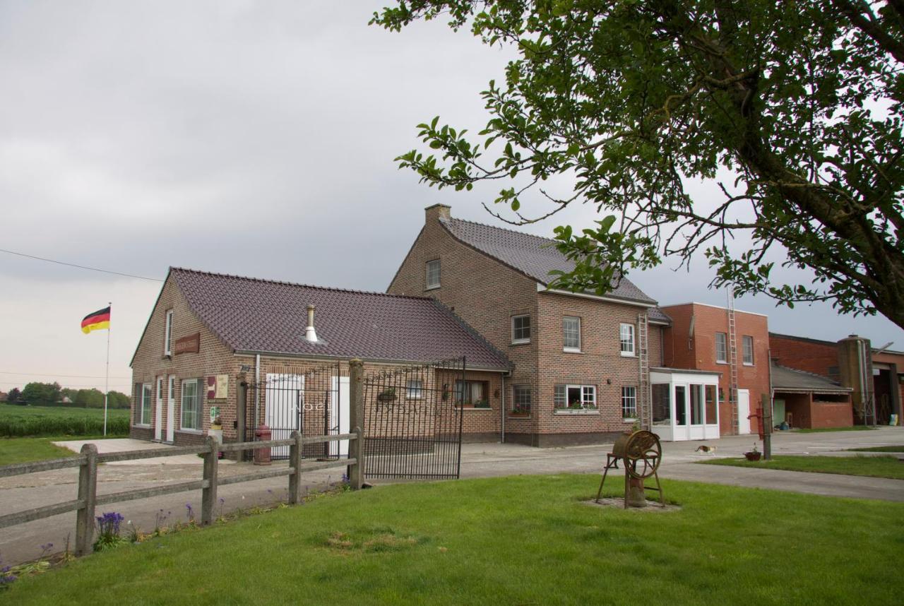Breeden Steeger Hoeve — hotel in Lichtervelde