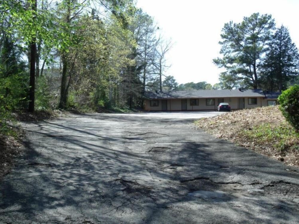 Woodlawn Hills Motel - photo 19