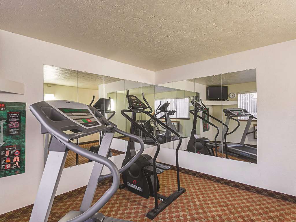 La Quinta Inn & Suites by Wyndham Woodburn - photo 12