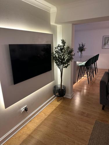 Lux 2 Bedroom Ground Floor Apartment — 4-Star Luxury Hotel in Edinburgh, United Kingdom