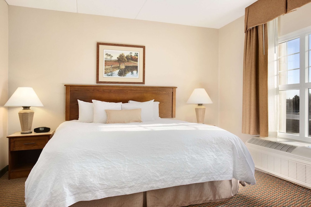 Hampton Inn & Suites Providence Warwick Airport - photo 6