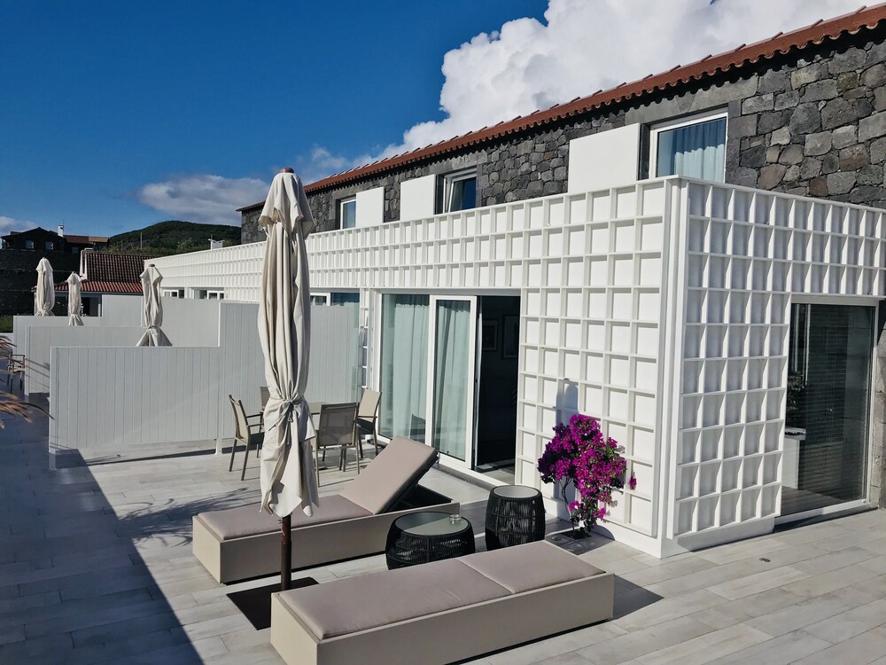 Vinhas do Calhau — 4-Star Luxury Hotel in Madalena, Portugal