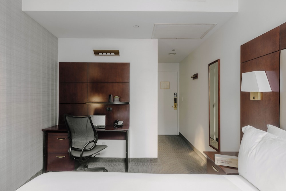 River Hotel - photo 20