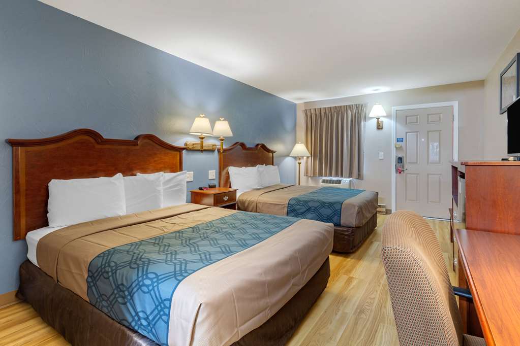 Econo Lodge Sturbridge Route 20 - photo 32