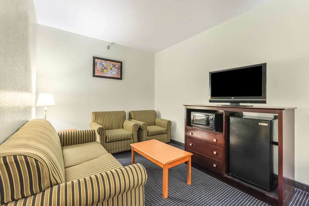 Econo Lodge Inn & Suites Pritchard Road North Little Rock - photo 27