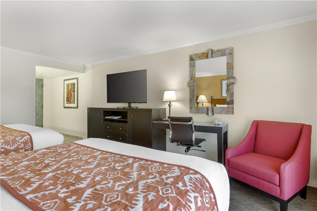 Best Western Plus Arroyo Roble Hotel & Creekside Villas - photo 59