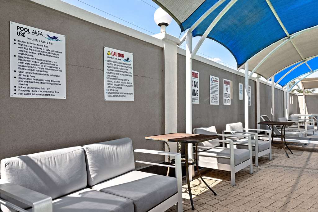 La Quinta Inn & Suites by Wyndham Raymondville - photo 21
