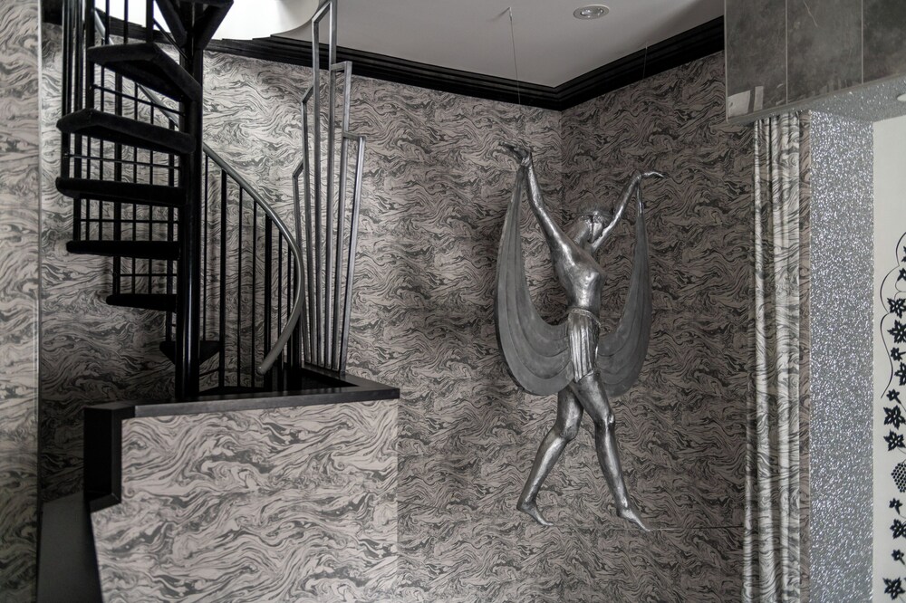 The Roxbury - photo 179