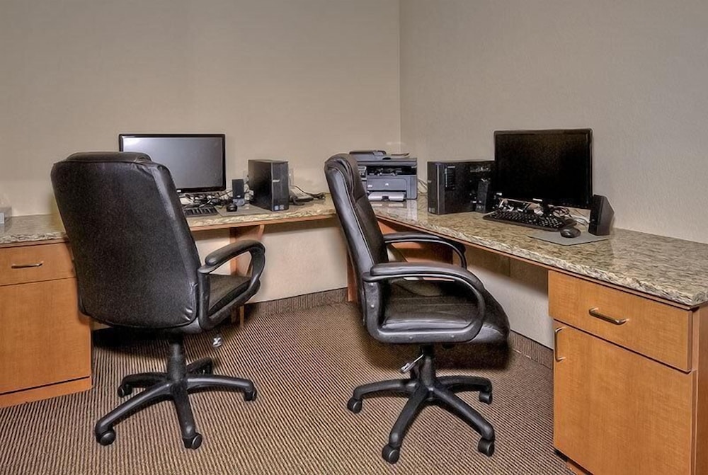 Candlewood Suites Burlington South by IHG - photo 23