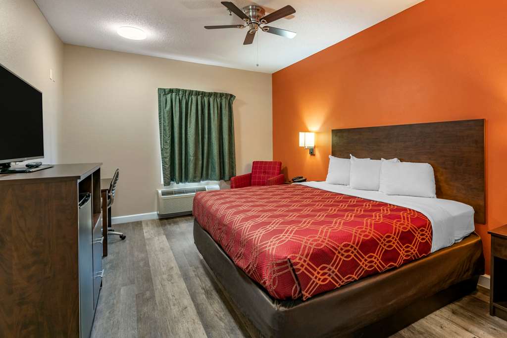 Econo Lodge Inn & Suites Granite City St. Louis - photo 13