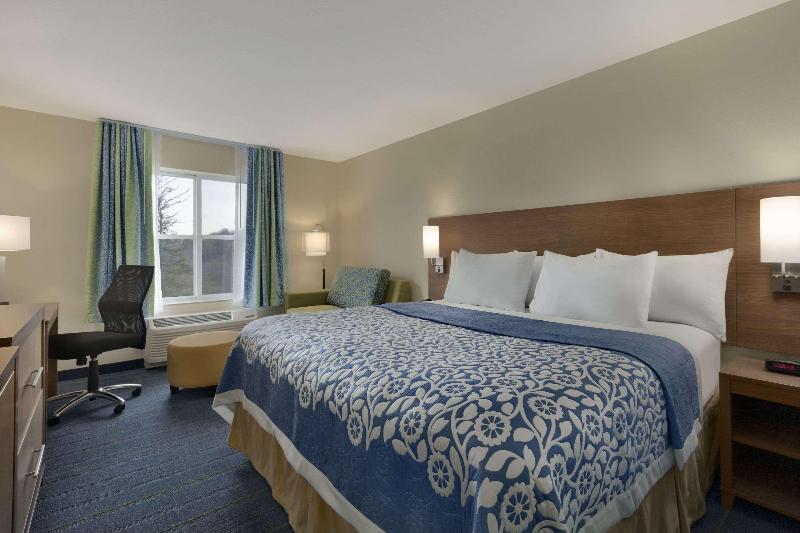Sleep Inn & Suites Altoona North - photo 23