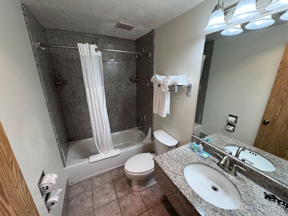 Promenade Inn & Suites Oceanfront - photo 34