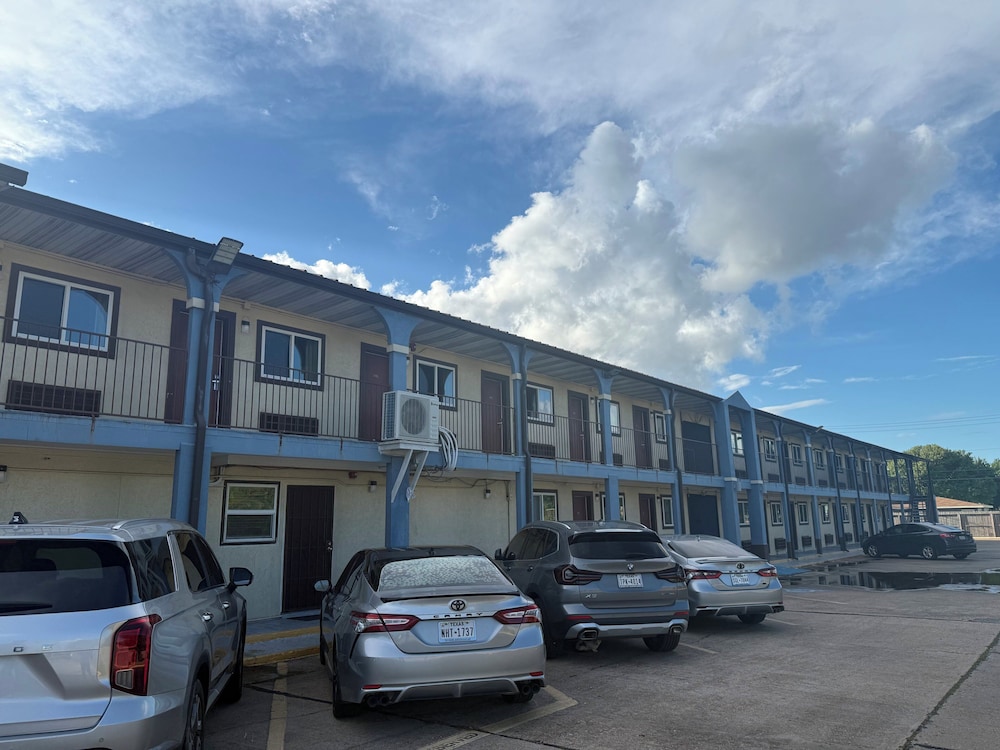 Economy Lodge by Hotel O Texas City - photo 23