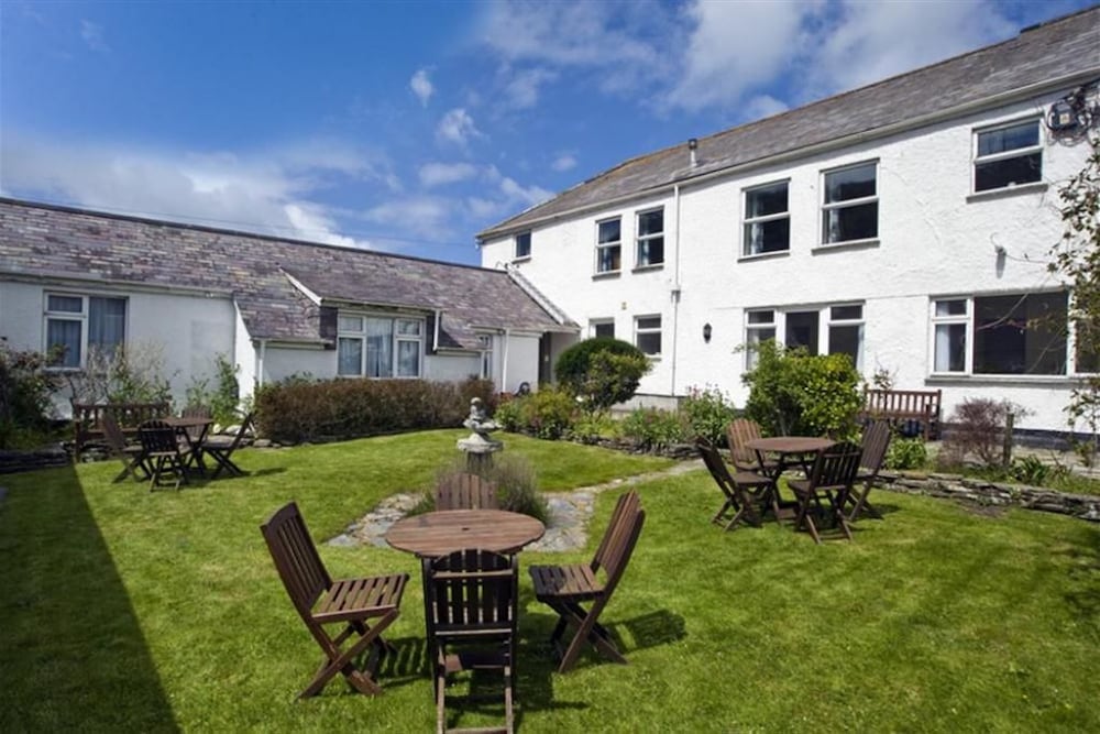 Green Door Courtyard — 4-Star Luxury Hotel in Polzeath, United Kingdom