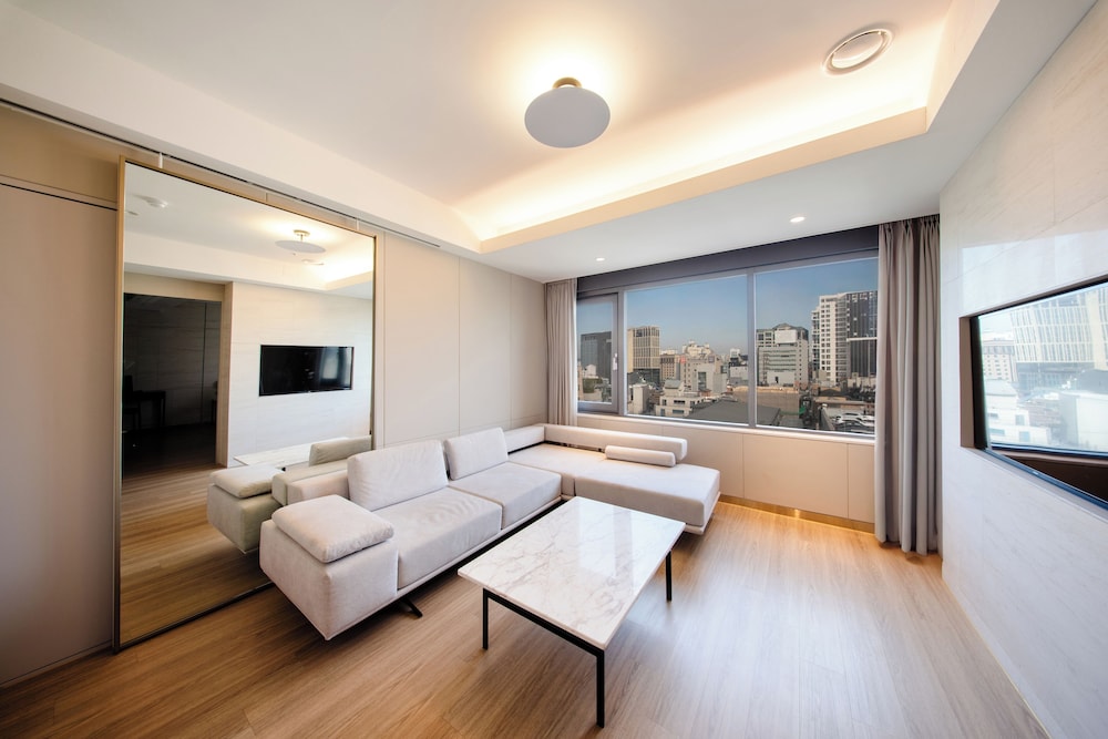 New Hilltop Hotel in Seoul, South Korea