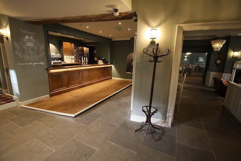 The Lansdowne Hotel — Calne — photo 4